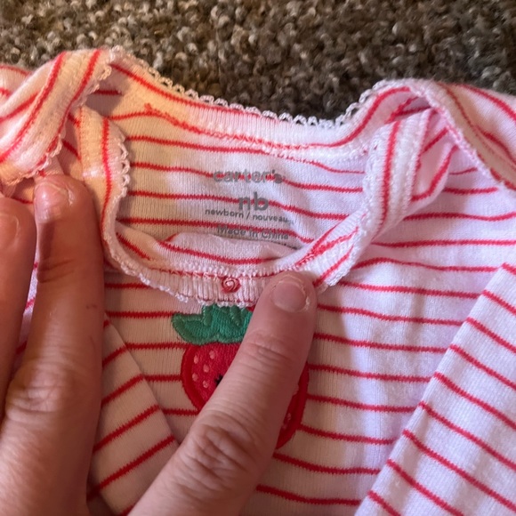 Baby girl Carters bundle - Picture 2 of 3